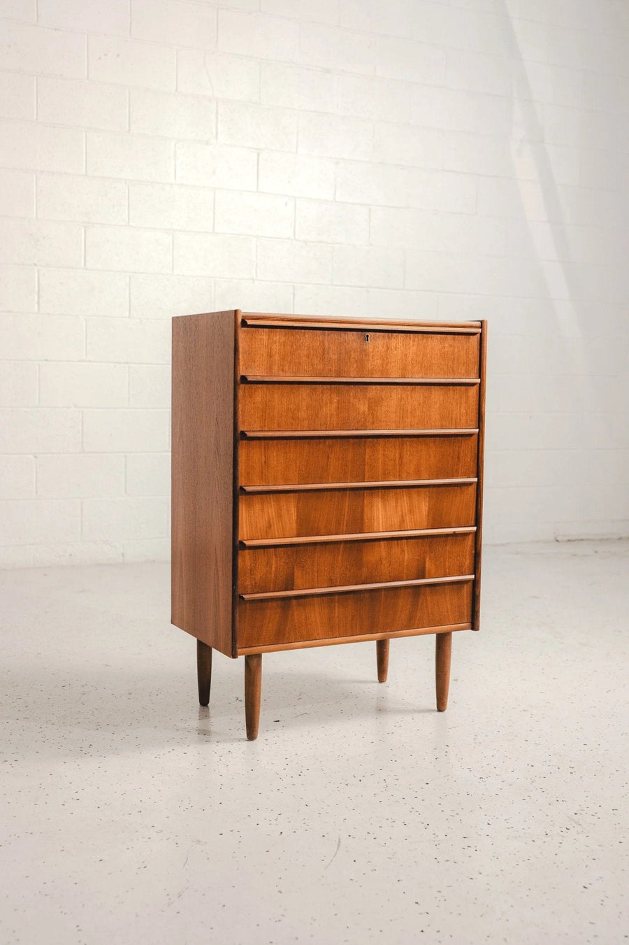 Chest of Drawers in Teak