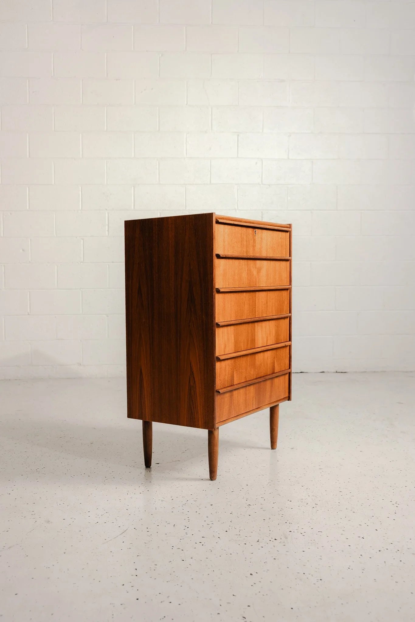 Chest of Drawers in Teak
