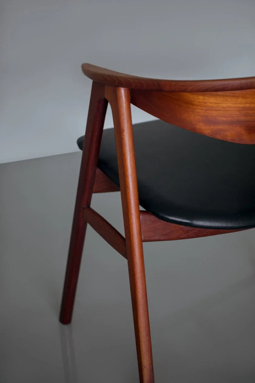 #52 Compass Chair by Erik Kirkegaard
