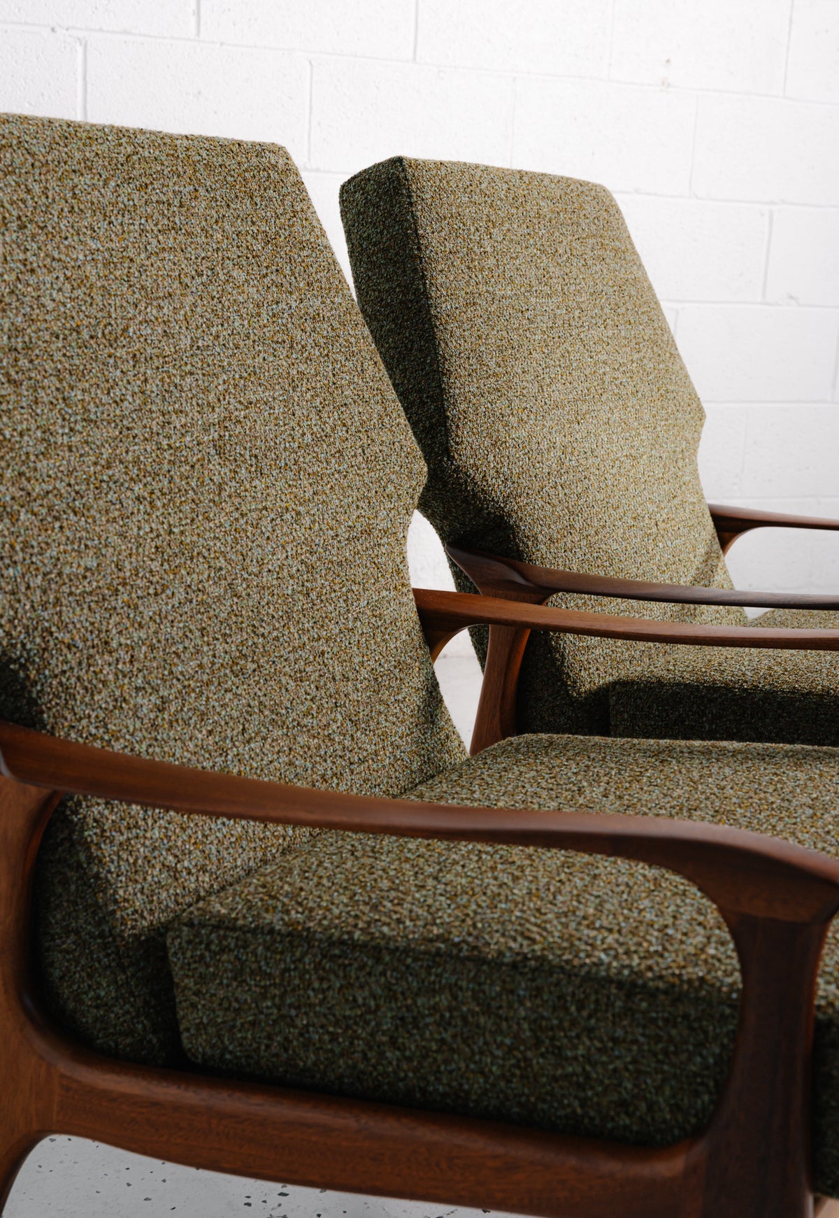 Pair of Rare SC60 Armchairs by Fler
