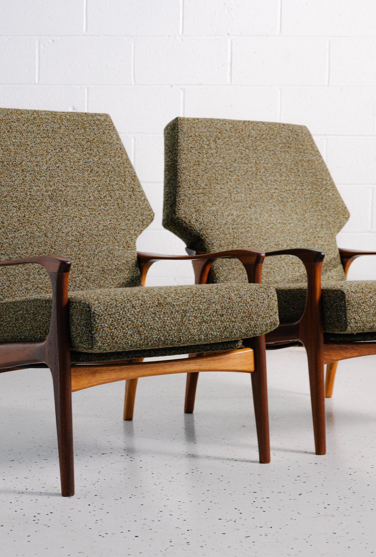 Pair of Rare SC60 Armchairs by Fler