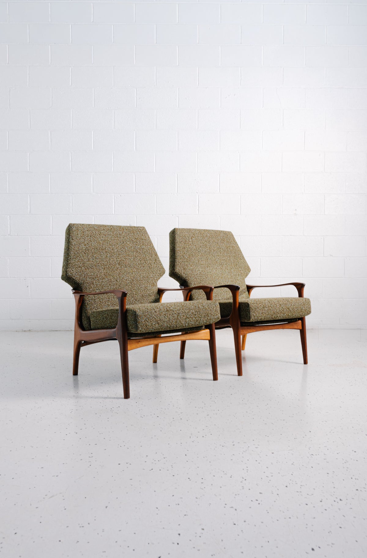 Pair of Rare SC60 Armchairs by Fler