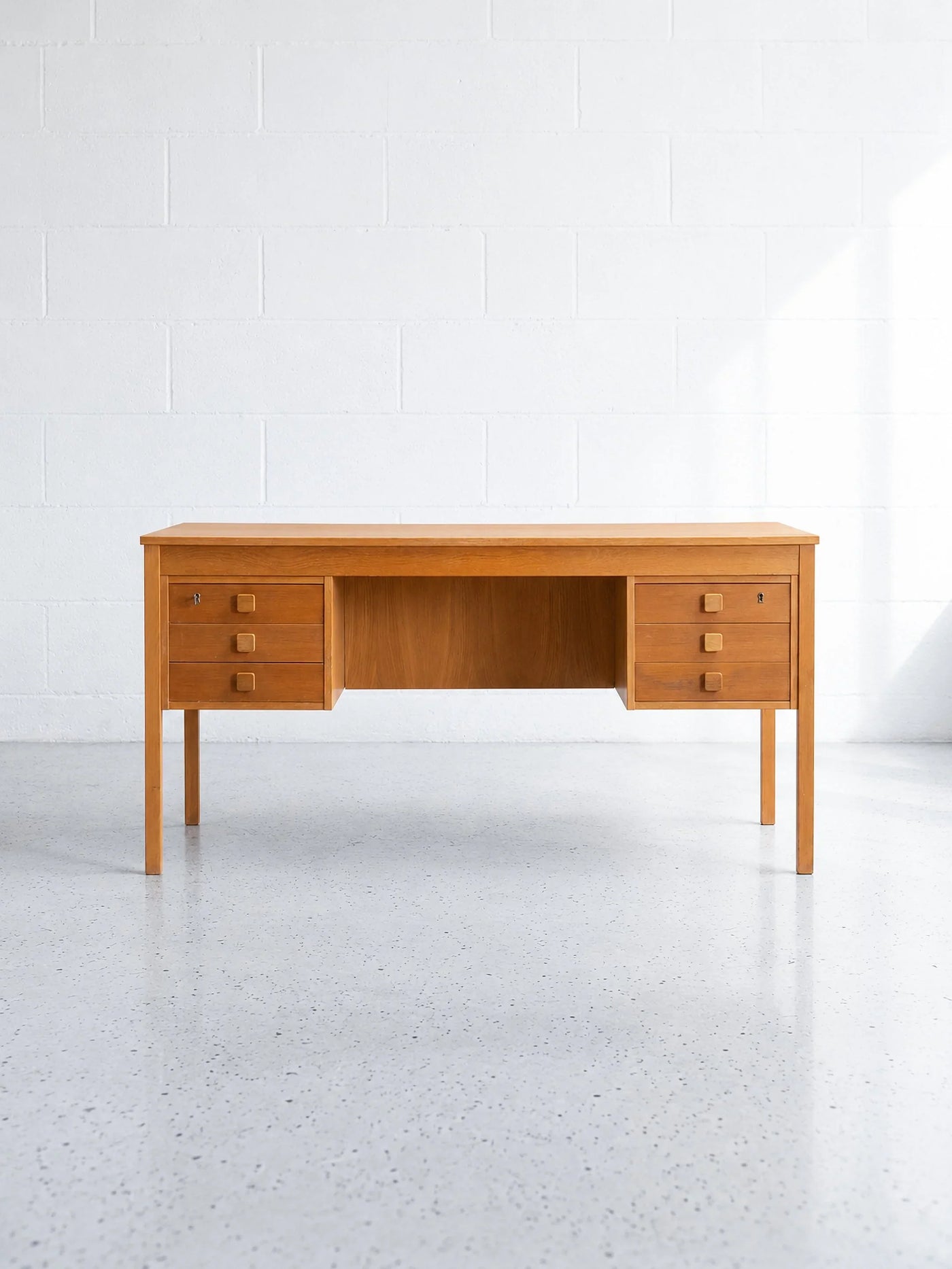 Domino Møbler Oak Desk