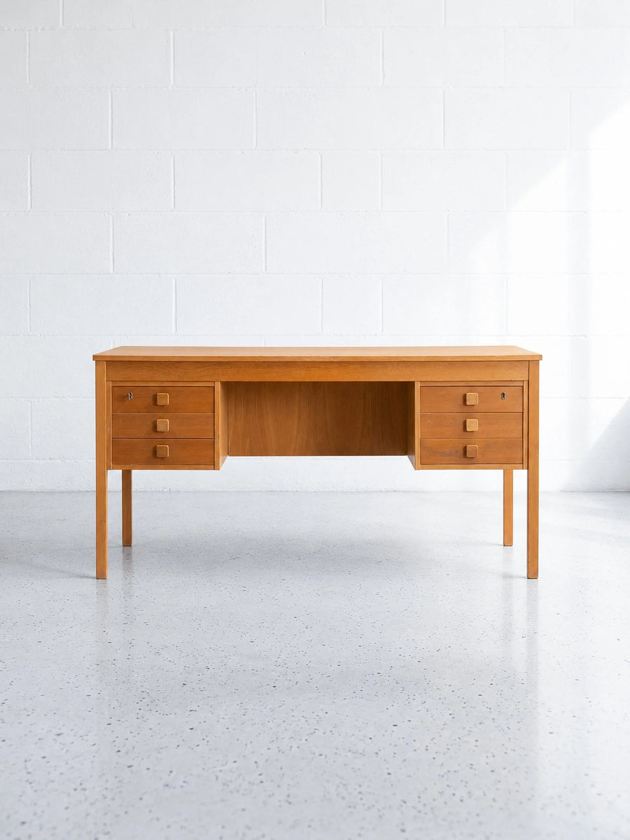 Domino Møbler Oak Desk
