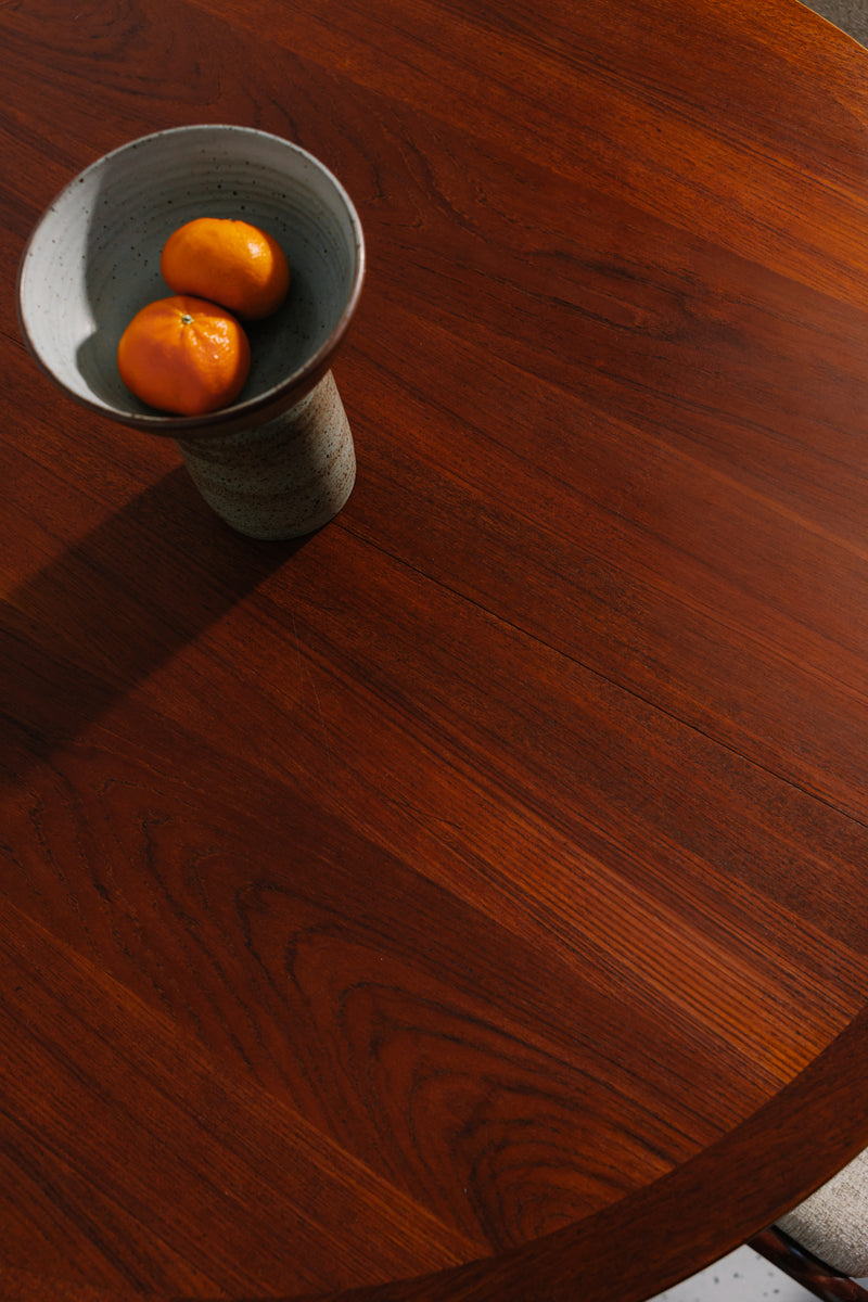Round-to-Oval Extension Dining Table