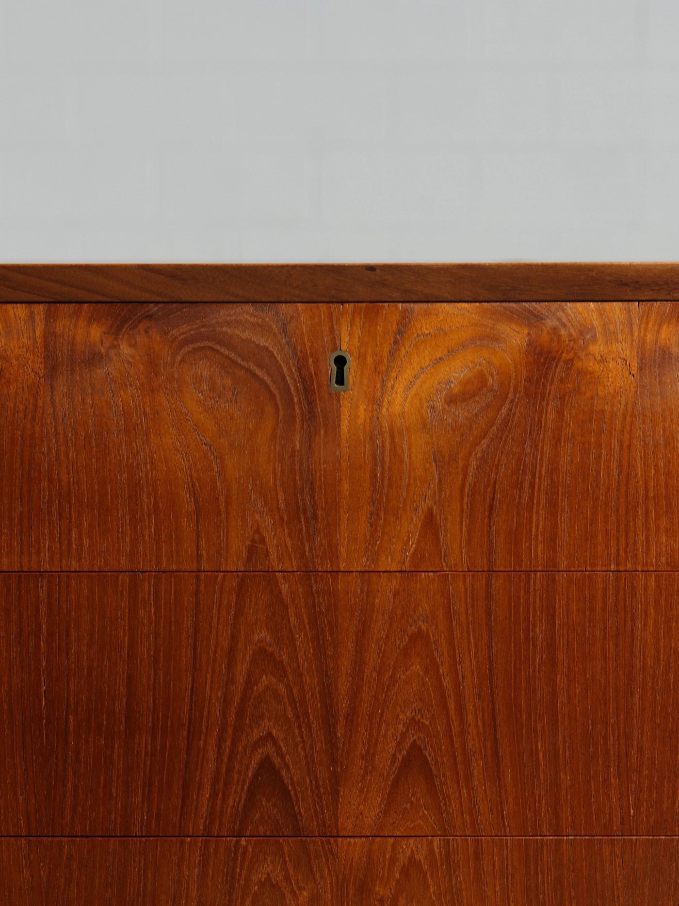 Chest of Drawers in Teak