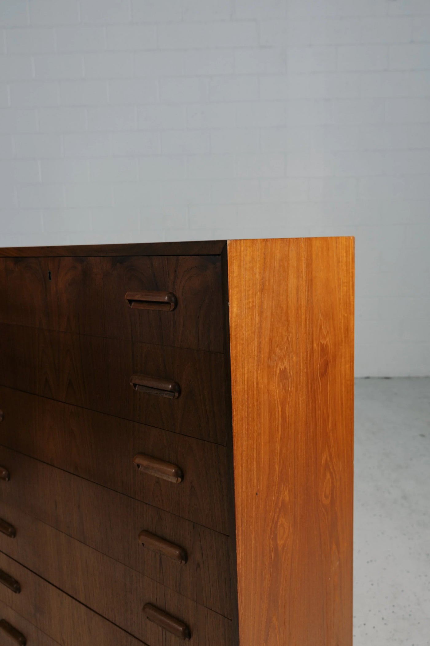 Chest of Drawers in Teak