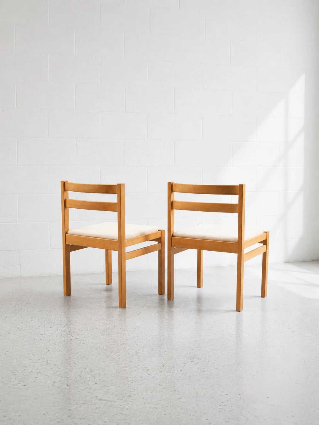 Set of Six Dining Chairs in Oak