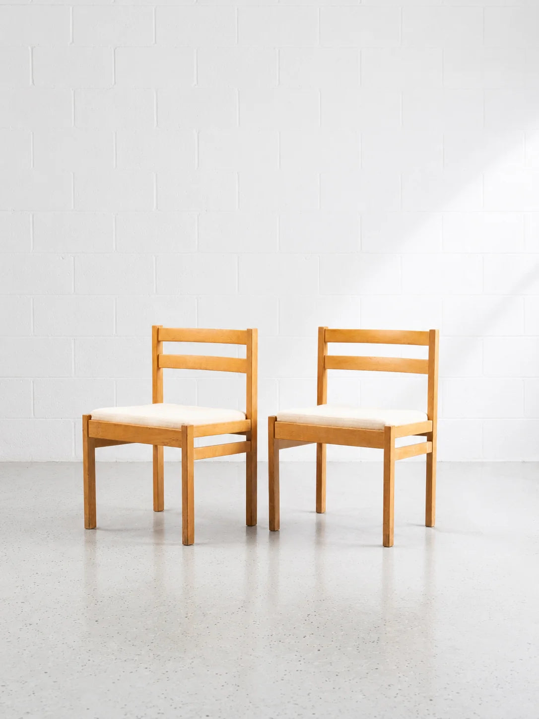 Set of Six Dining Chairs in Oak
